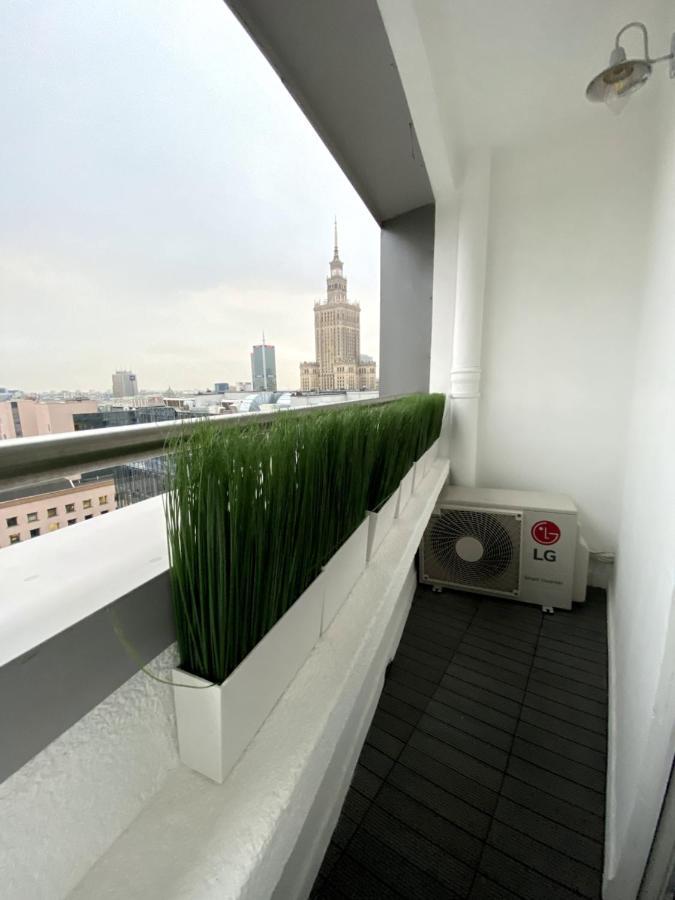 Leo * Warszawa